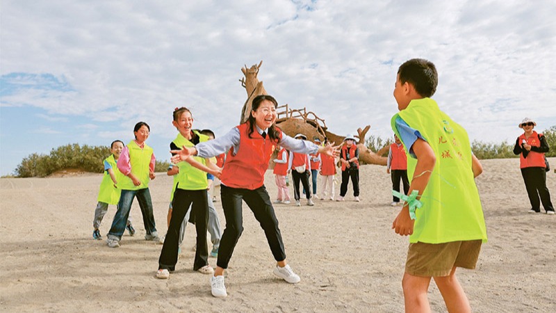 推動(dòng)思想政治工作做在日常落到基層